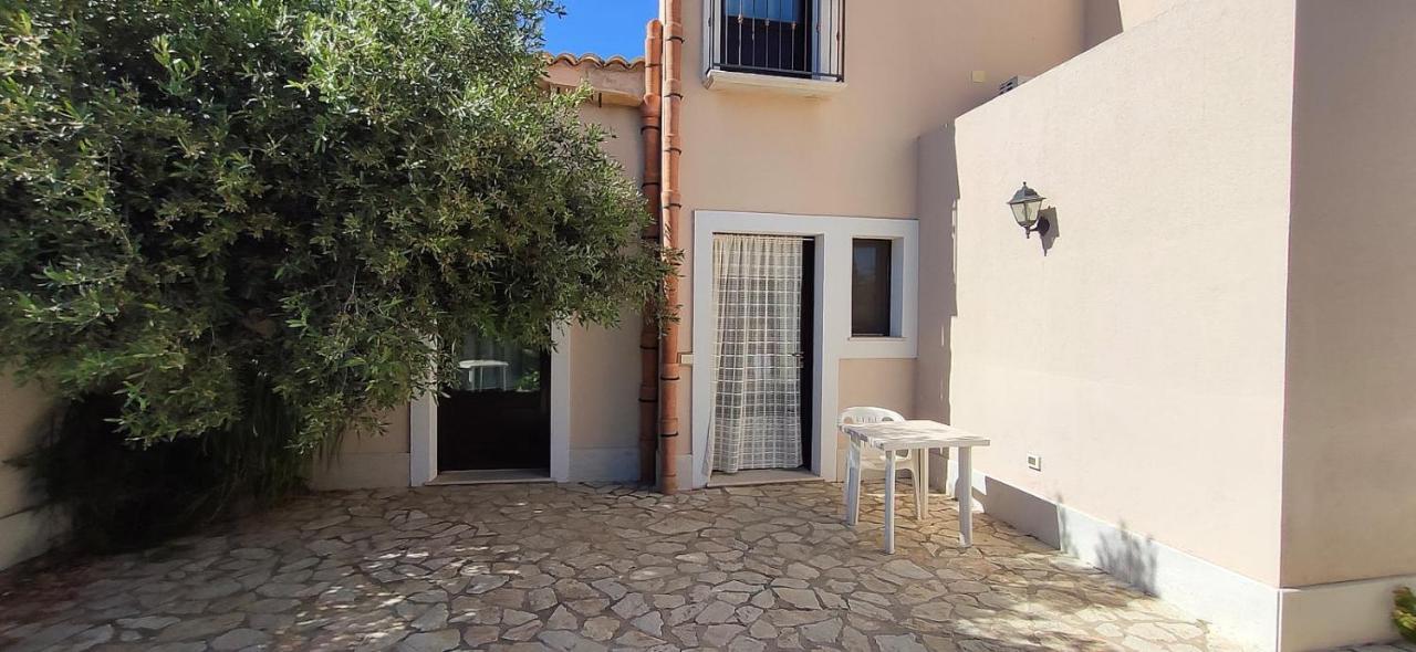 Casolare Nelle Saline Bed & Breakfast Torre Nubia ภายนอก รูปภาพ