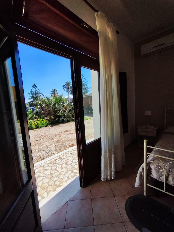 Casolare Nelle Saline Bed & Breakfast Torre Nubia ภายนอก รูปภาพ