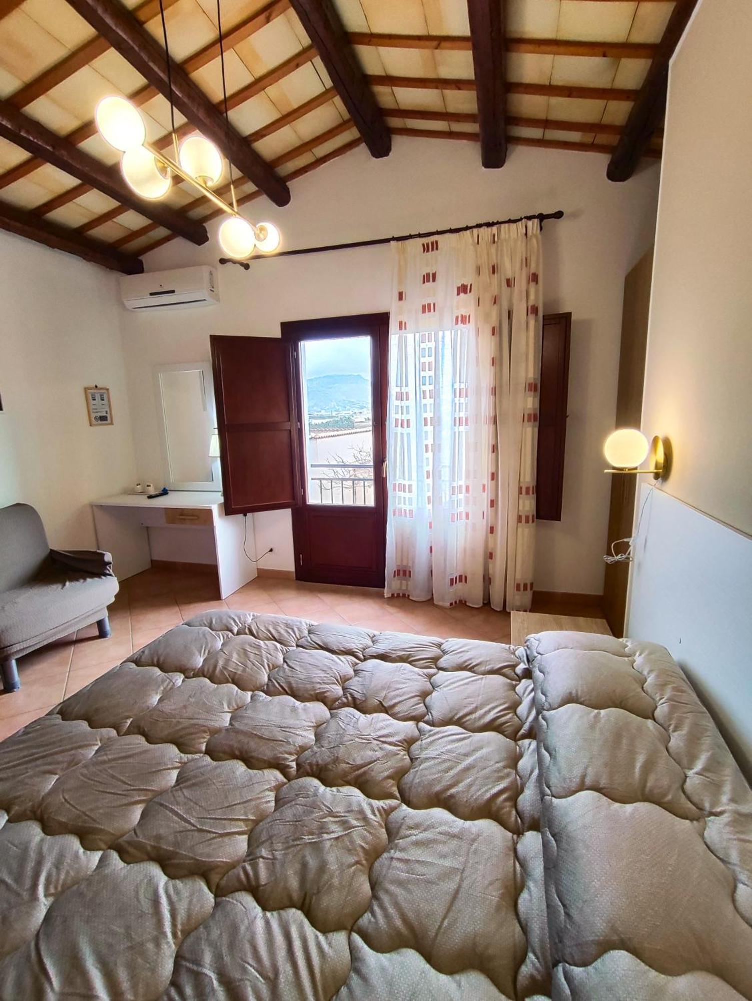 Casolare Nelle Saline Bed & Breakfast Torre Nubia ภายนอก รูปภาพ
