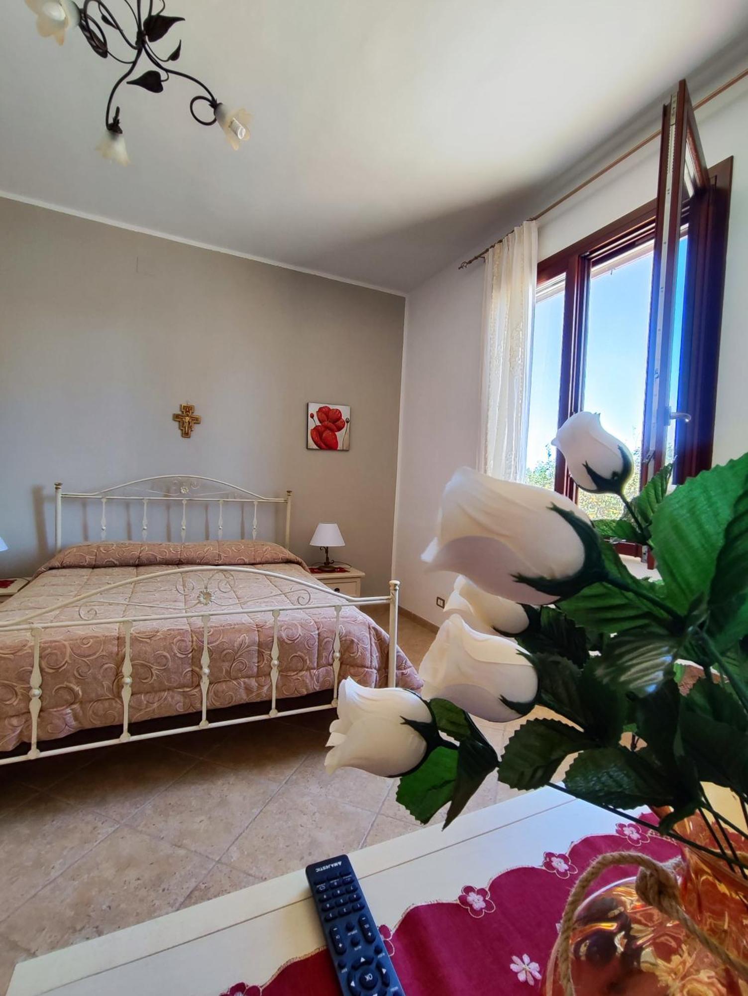 Casolare Nelle Saline Bed & Breakfast Torre Nubia ภายนอก รูปภาพ