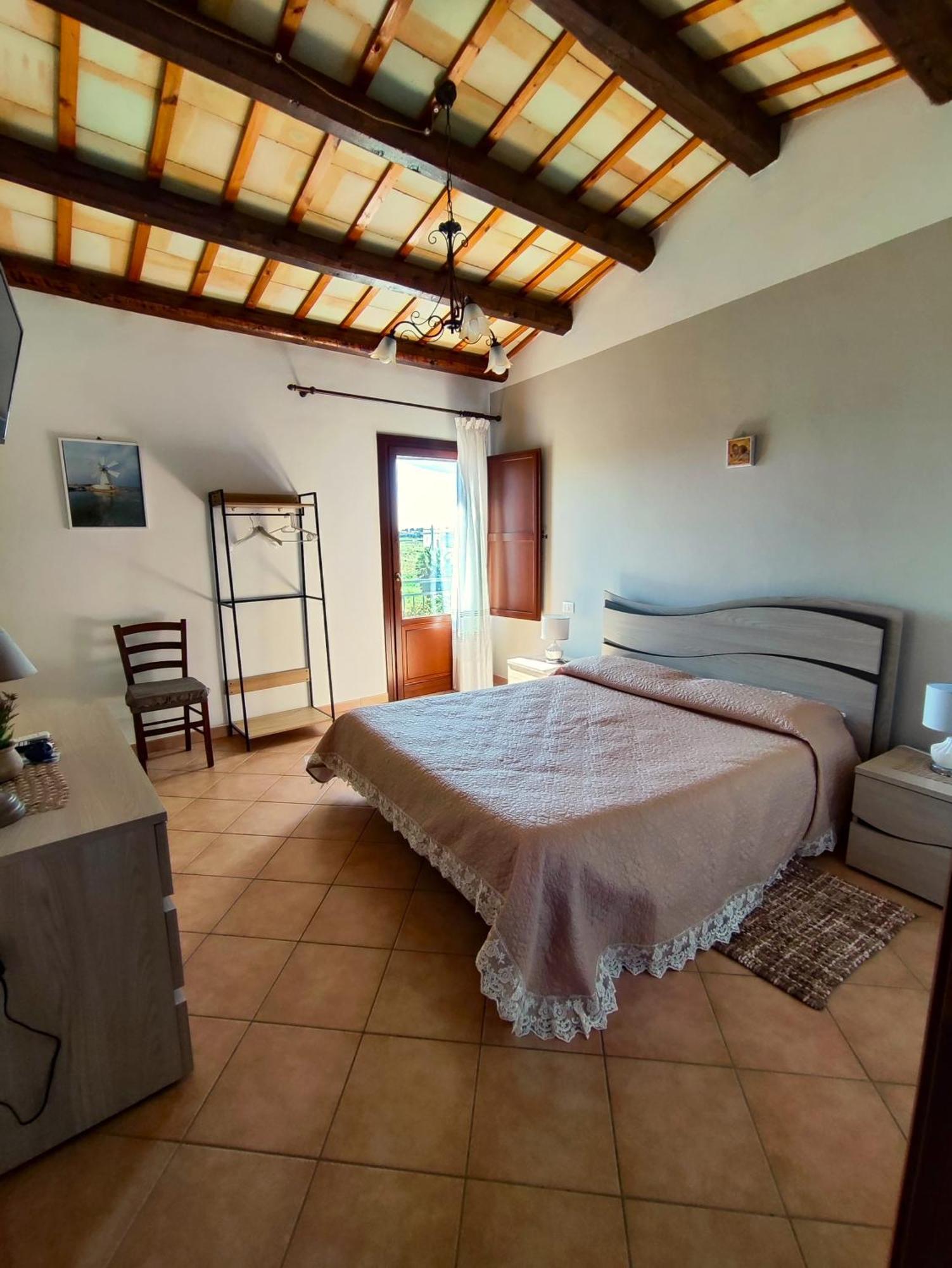 Casolare Nelle Saline Bed & Breakfast Torre Nubia ภายนอก รูปภาพ