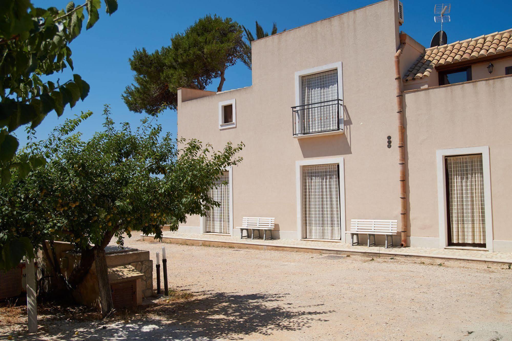 Casolare Nelle Saline Bed & Breakfast Torre Nubia ภายนอก รูปภาพ