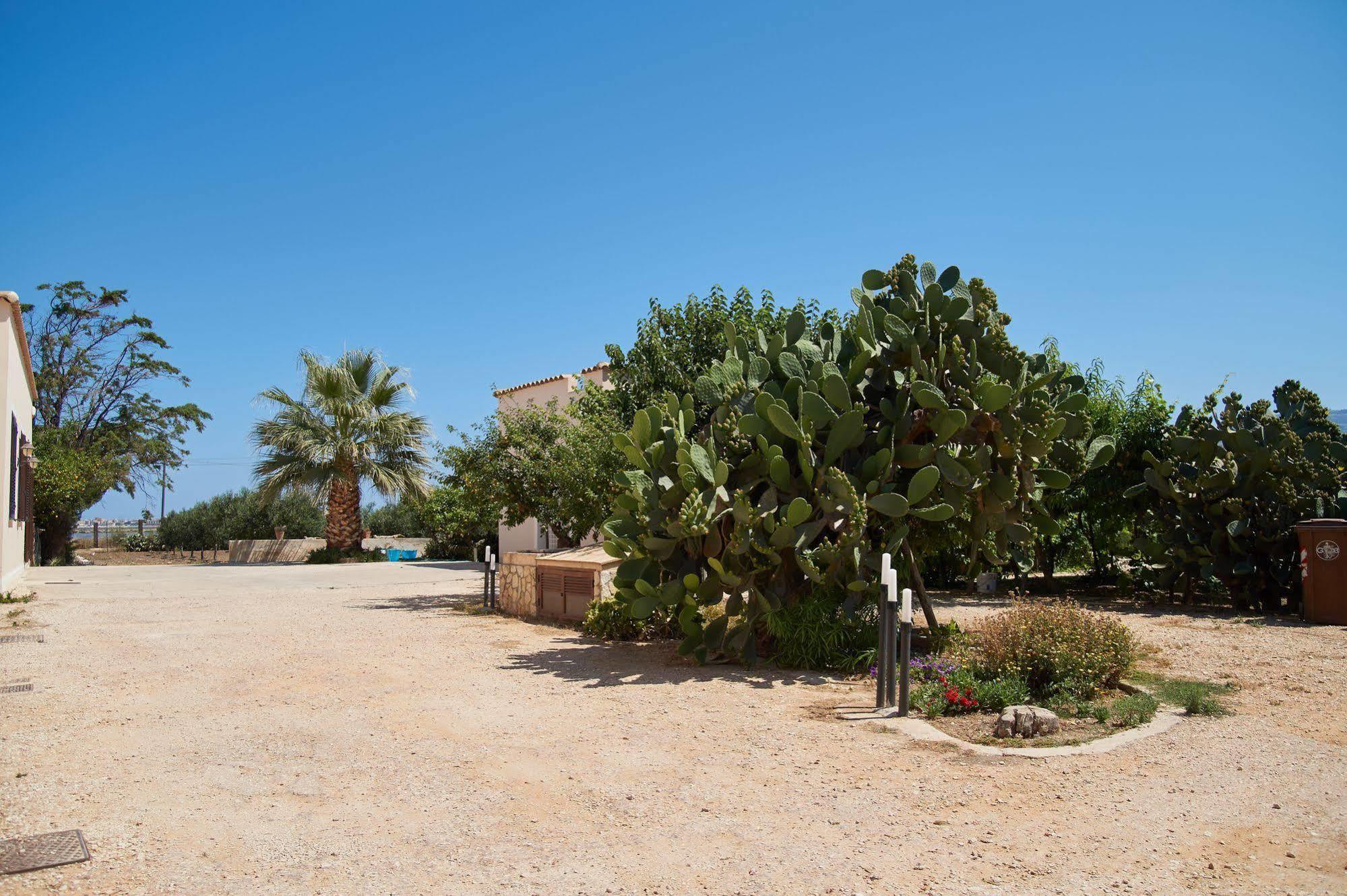 Casolare Nelle Saline Bed & Breakfast Torre Nubia ภายนอก รูปภาพ